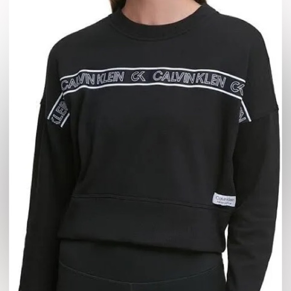 Crop CK sweater